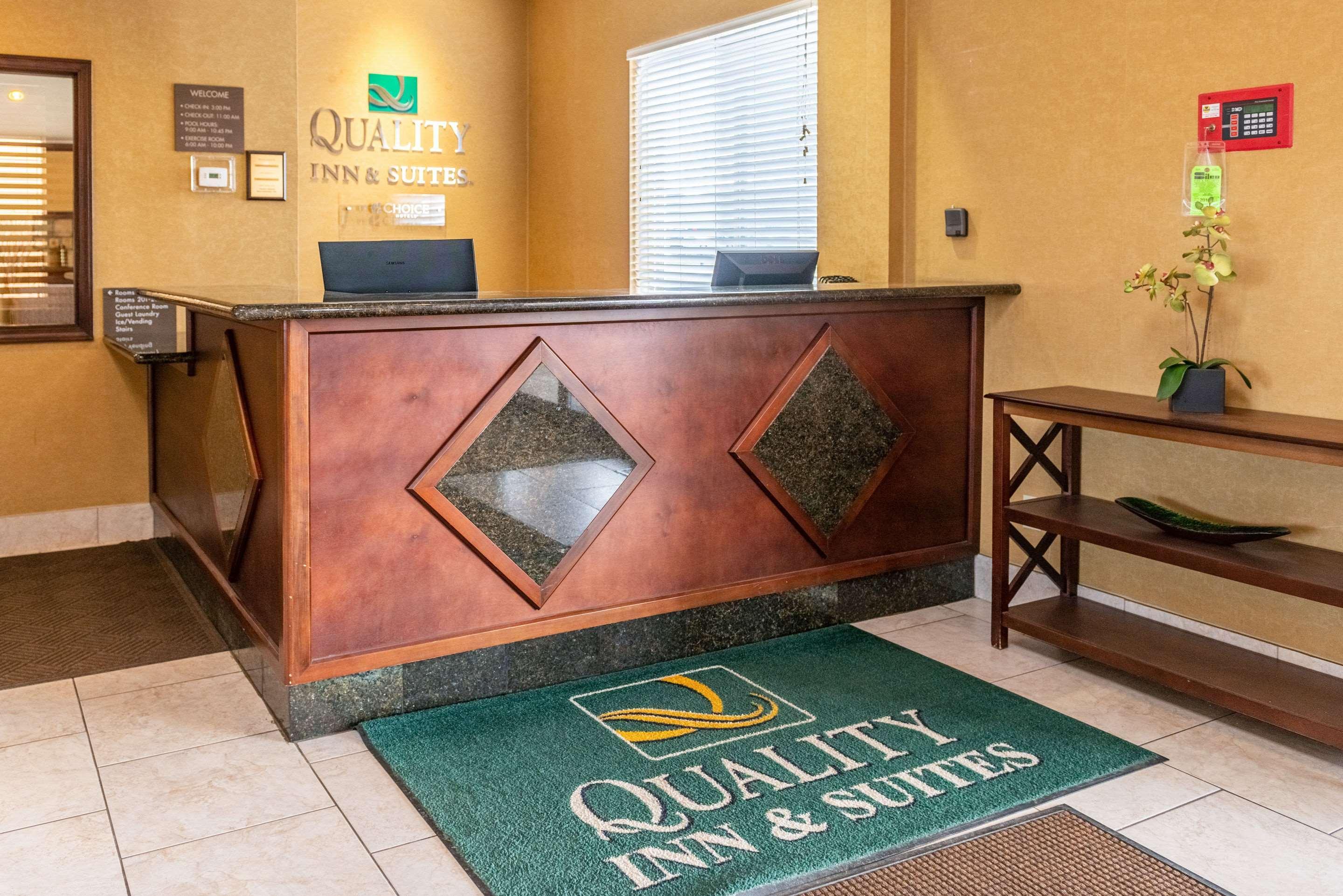 Quality Inn & Suites Seville Exterior foto